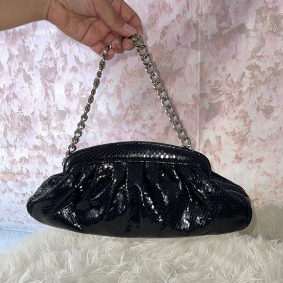 Banana Republic Handbags - NWOT Banana Republic Small Leather
Snakeskin Purse! Genuine leather.